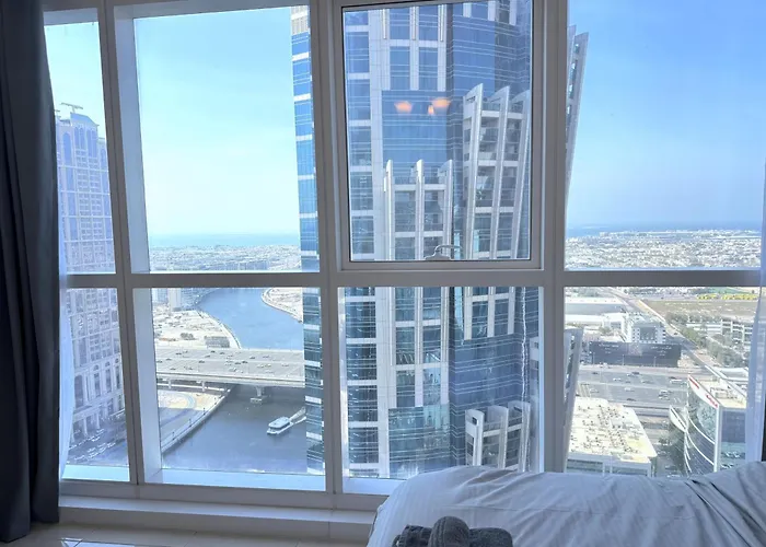 Deluxe Apartment With Panoramic View Near Metro