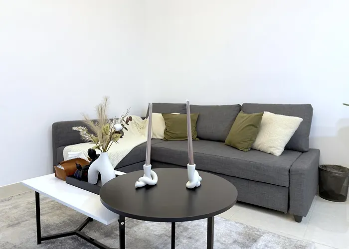 Deluxe Apartment With Panoramic View Near Metro