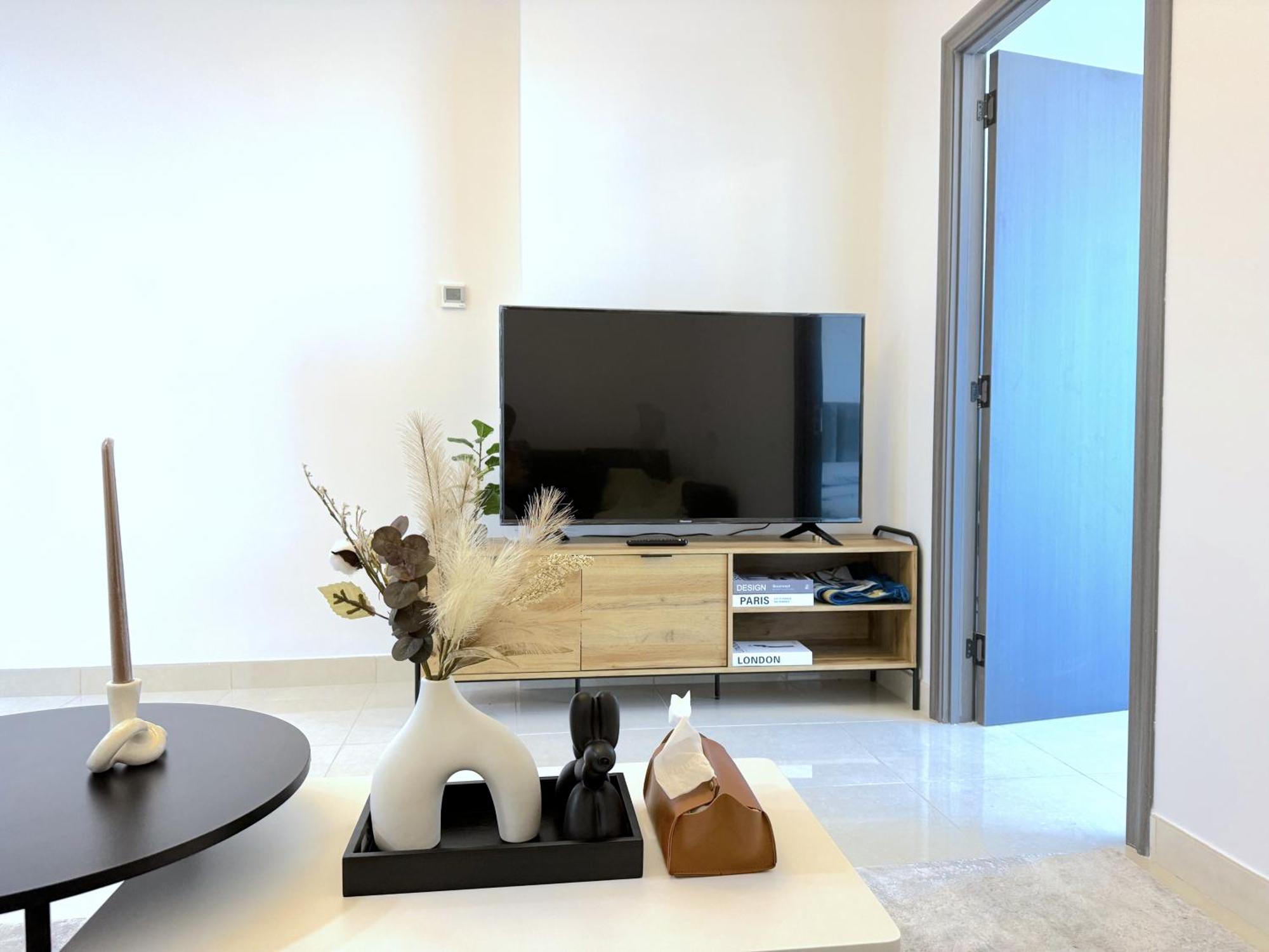 Deluxe With Panoramic View Near Metro * دبي