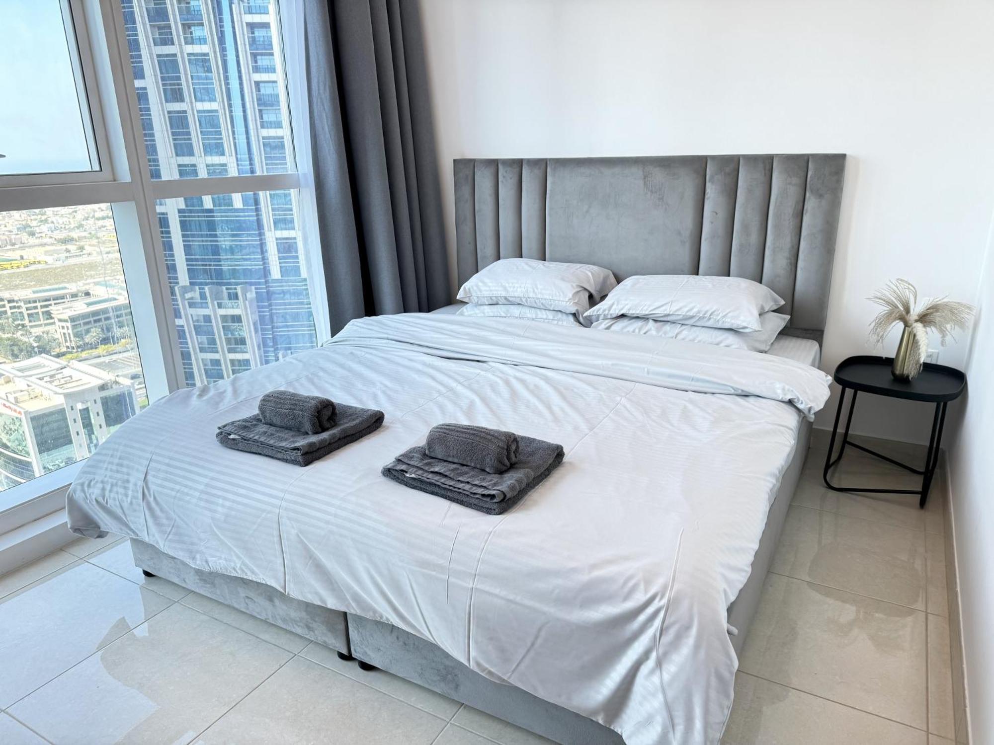 Deluxe With Panoramic View Near Metro شقة