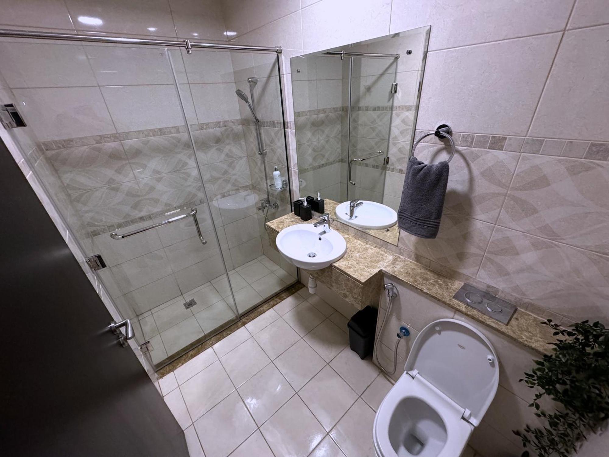 Deluxe With Panoramic View Near Metro شقة *