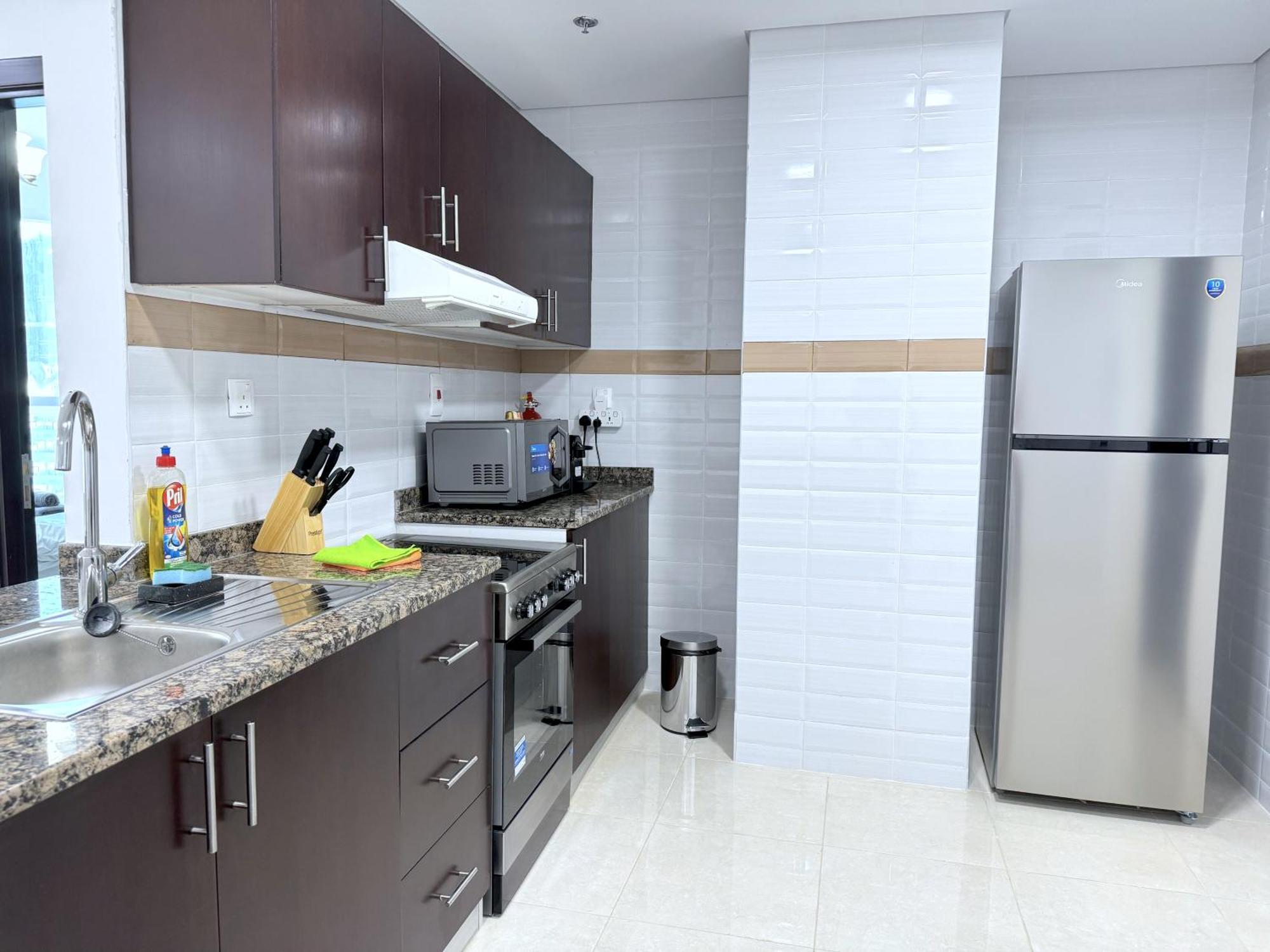 Deluxe With Panoramic View Near Metro شقة دبي