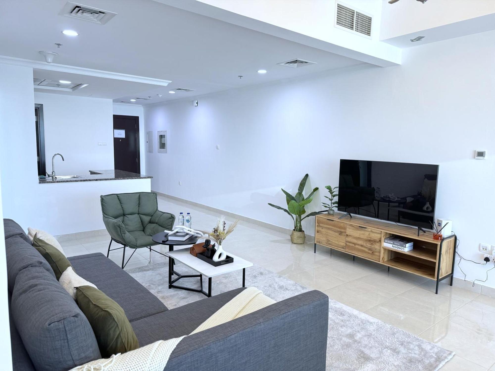 Deluxe With Panoramic View Near Metro شقة