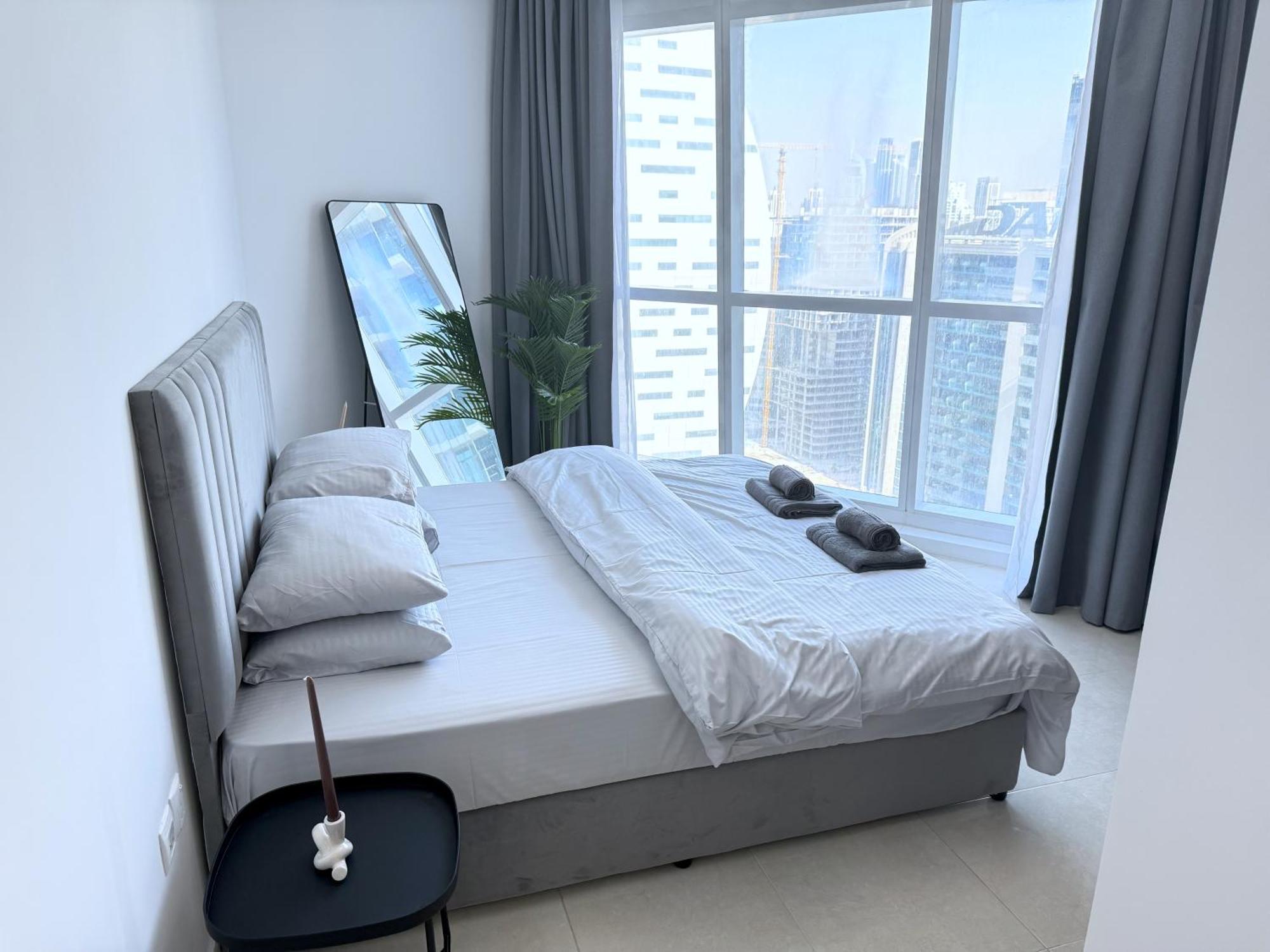 Deluxe With Panoramic View Near Metro * دبي