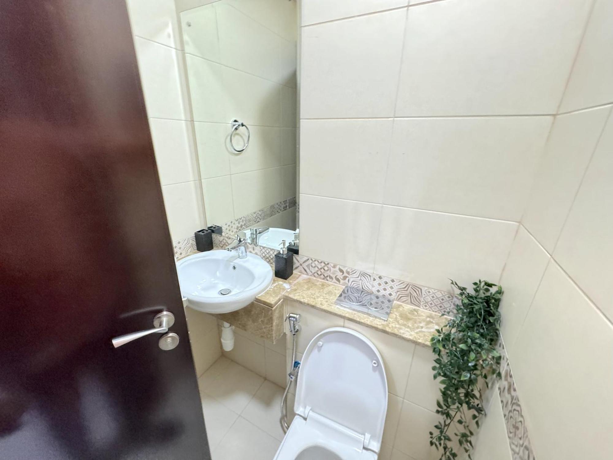 Deluxe With Panoramic View Near Metro شقة دبي